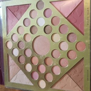 Nicole Miller Glamorous Nudes All Over Face Palette Vegan and Cruelty Free